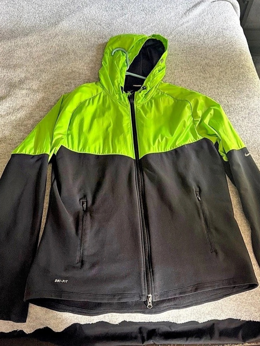 Nike Dri-FIT Running Windbreaker Jacket Green & Black